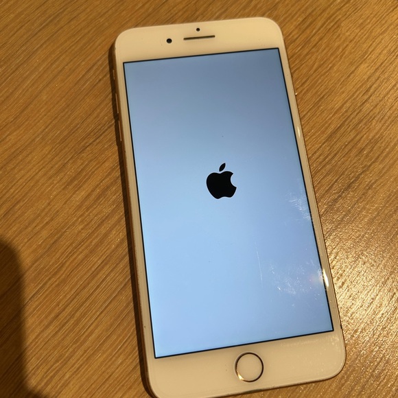 Apple iPhone 8+ (8 Plus) - Unlocked - Rose Gold and White - Picture 5 of 8